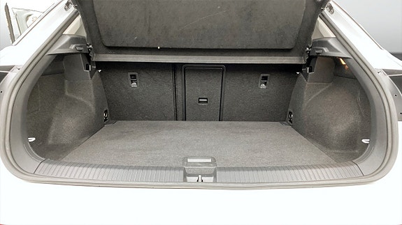 Volkswagen T-Roc 12 of 12