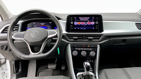 Volkswagen T-Roc 10 of 12