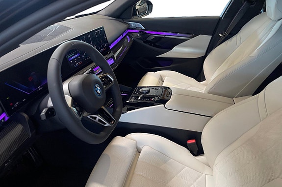 BMW 530e 15 of 24
