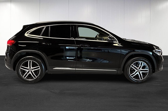 Mercedes-Benz GLA200 d 8 of 23