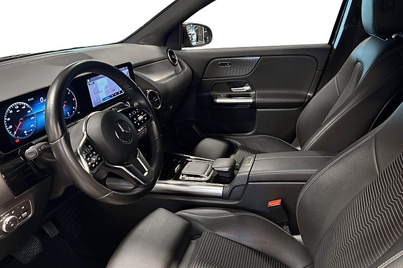 Mercedes-Benz GLA200 d 9 of 23