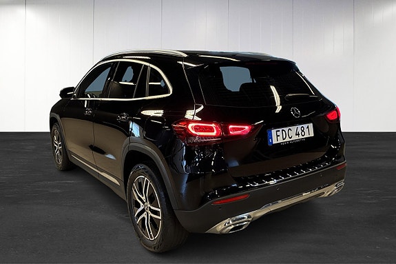 Mercedes-Benz GLA200 d 4 of 5