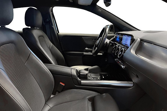Mercedes-Benz GLA200 d 17 of 23