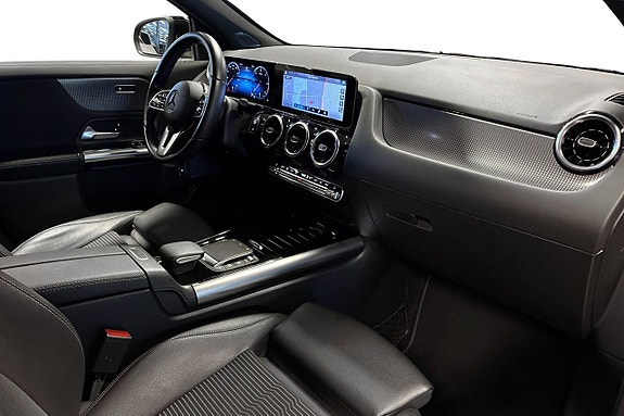 Mercedes-Benz GLA200 d 11 of 23