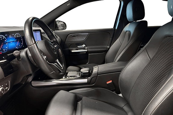Mercedes-Benz GLA200 d 14 of 23