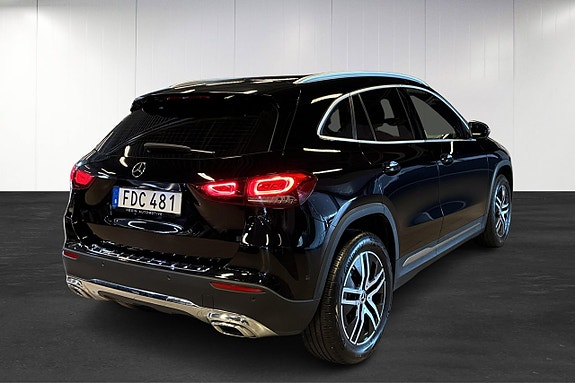 Mercedes-Benz GLA200 d 3 of 5