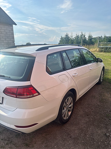 Volkswagen Golf VII 2 of 5