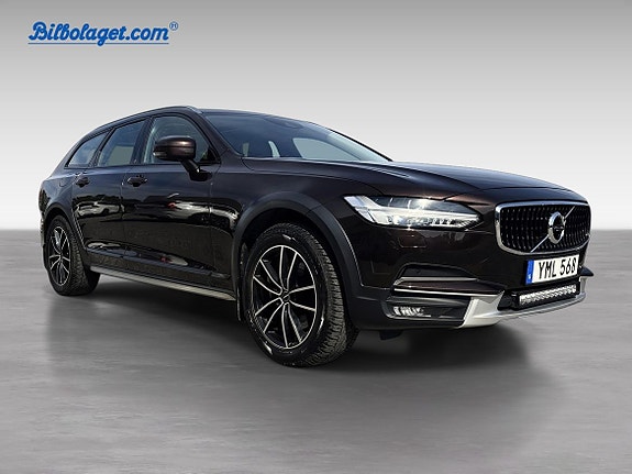 Volvo V90 Cross Country 3 of 5