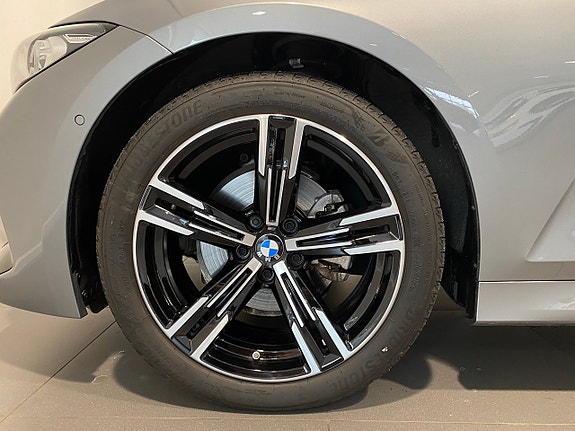 BMW 320d 3 of 12