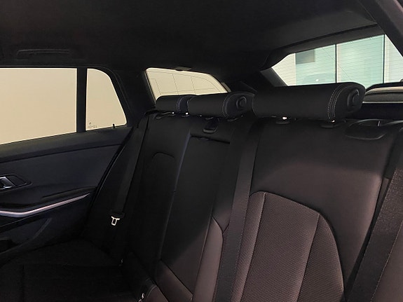 BMW 320d 8 of 12