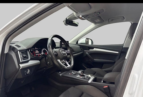 Audi Q5 2 of 10