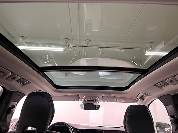 Volvo XC60 15 of 26