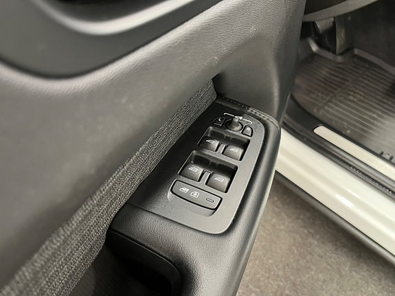 Volvo XC60 11 of 26