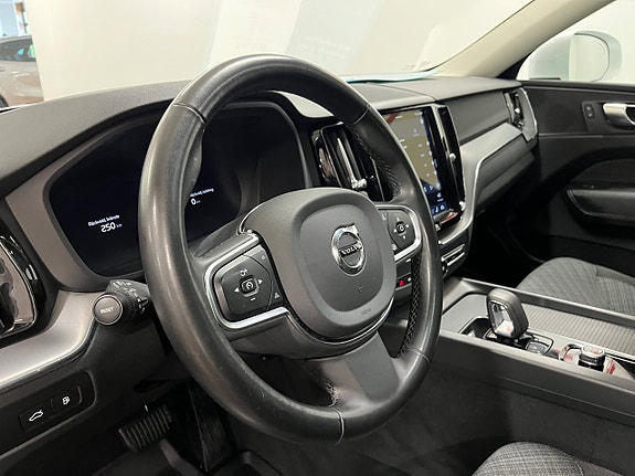 Volvo XC60 12 of 26