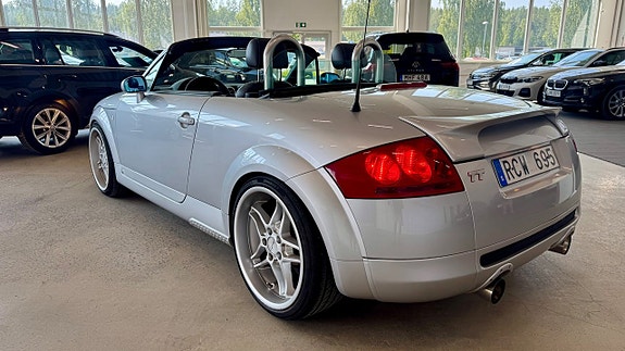 Audi TT 3 of 5