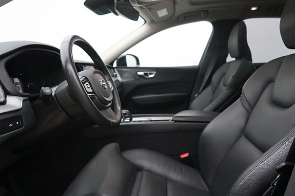 Volvo XC60 4 of 5