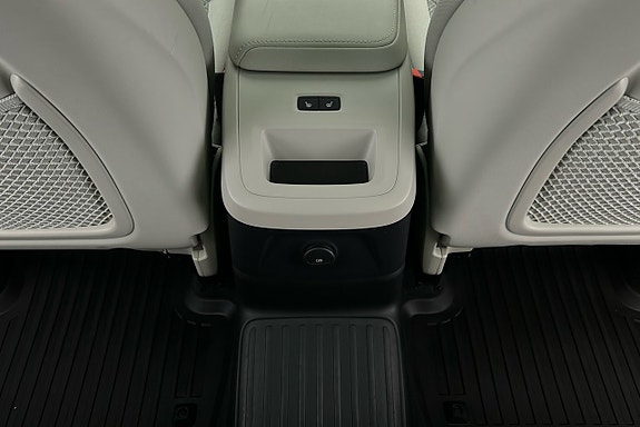 Volvo XC60 24 of 30