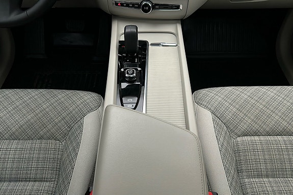 Volvo XC60 9 of 30