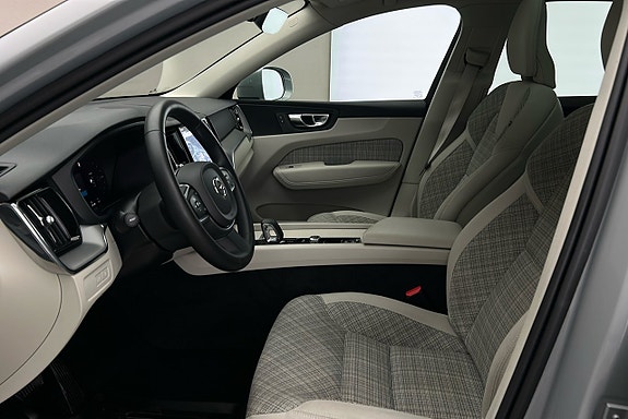 Volvo XC60 10 of 30