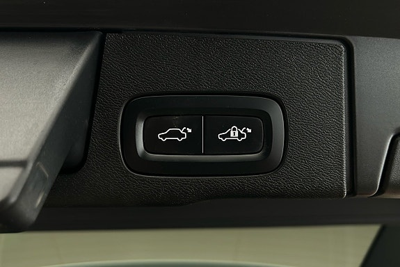Volvo XC60 15 of 30