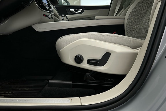 Volvo XC60 20 of 30