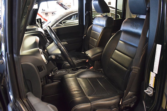 Jeep Wrangler Unlimited 8 of 25