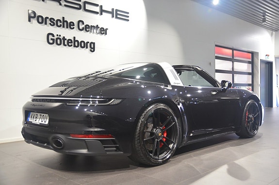 Porsche 911 Targa 4 GTS 4 of 19