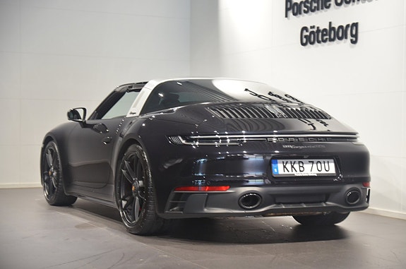 Porsche 911 Targa 4 GTS 6 of 19