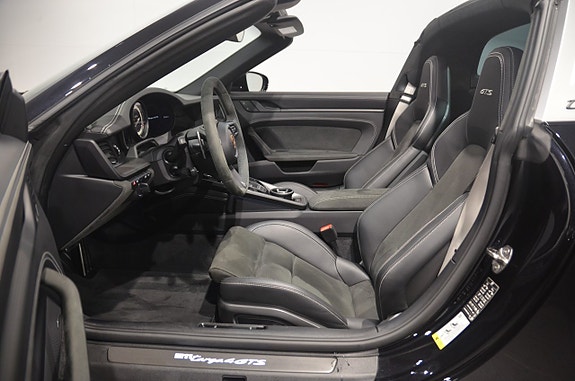 Porsche 911 Targa 4 GTS 10 of 19