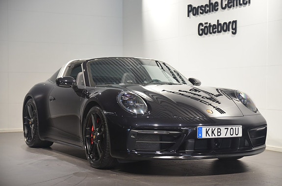 Porsche 911 Targa 4 GTS 2 of 19