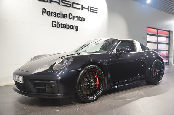 Porsche 911 Targa 4 GTS 8 of 19