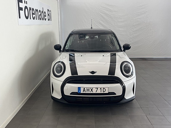 MINI Cooper 2 of 5