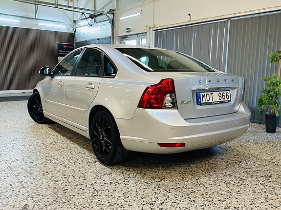 Volvo S40 4 of 5