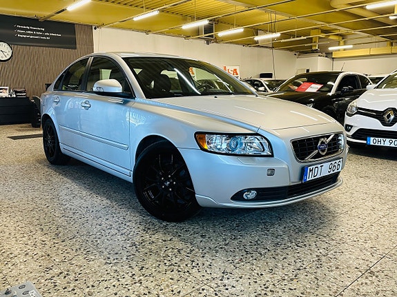 Volvo S40 3 of 5