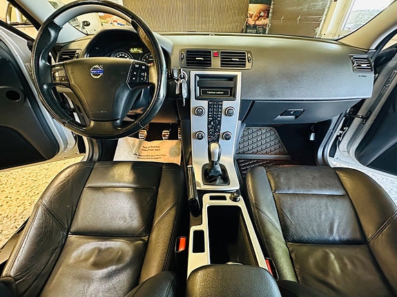 Volvo S40 8 of 21