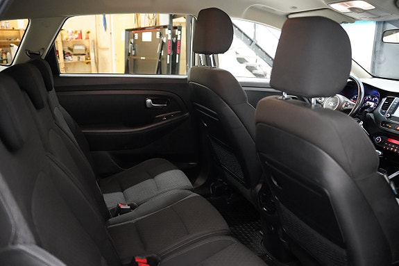 Kia Carens 19 of 21