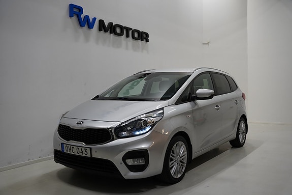 Kia Carens 2 of 5
