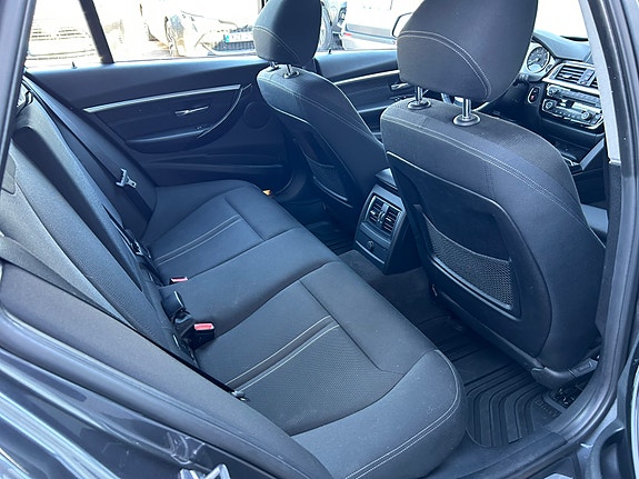 BMW 318d 5 of 5