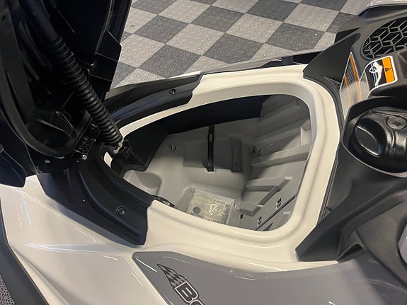 Sea-Doo GTI 130 -26 5 of 6