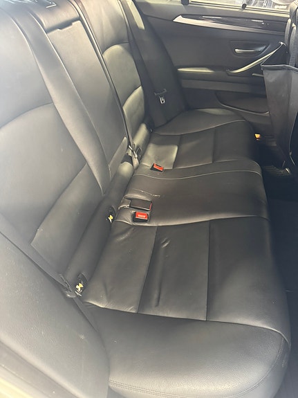 BMW 520d 3 of 5