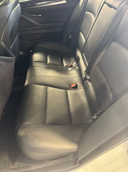 BMW 520d 2 of 5