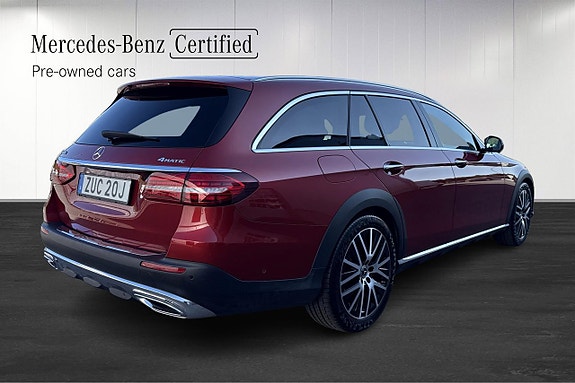 Mercedes-Benz E220 d 4 of 5