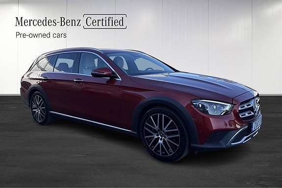 Mercedes-Benz E220 d 2 of 5