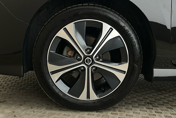 Nissan Leaf 12 of 22