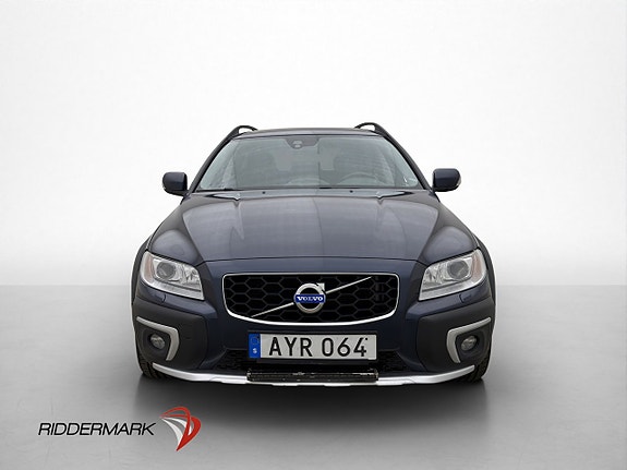 Volvo XC70 2 of 5