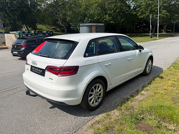 Audi A3 4 of 11