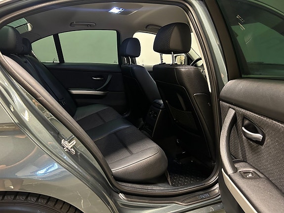 BMW 330d 15 of 23