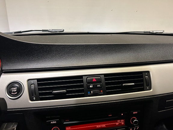 BMW 330d 19 of 23