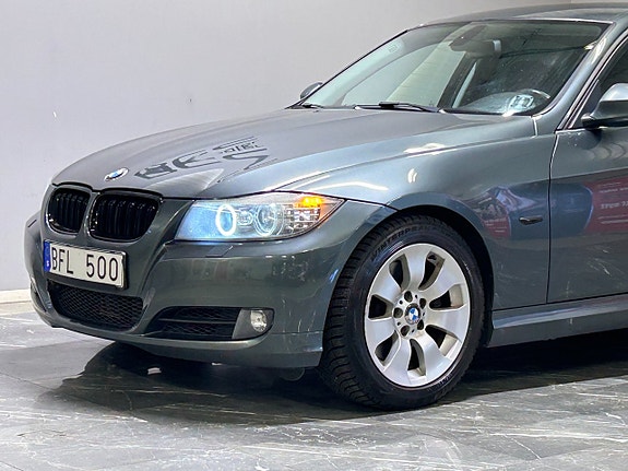 BMW 330d 4 of 5