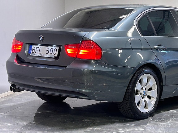 BMW 330d 9 of 23
